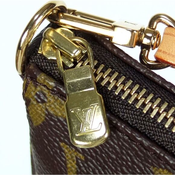 Louis Vuitton Pochette Pouch Bag Monogram Canvas - Picture 5 of 7